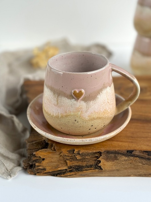 filiżanki Kubek / Filiżanka beczułka z sercem 320 ml - Różowe migdały
