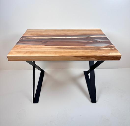 stoliki kawowe Stolik kawowy z drewna i żywicy epoksydowej
