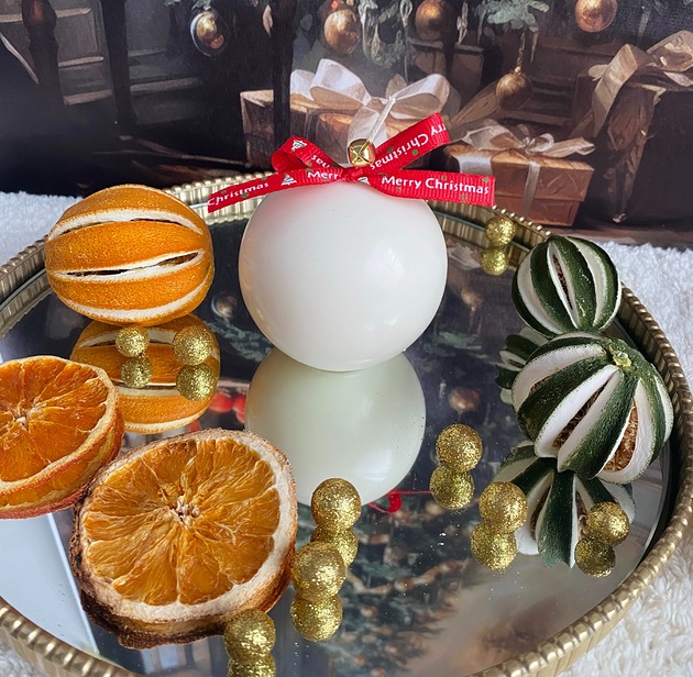 świeczniki i świece Świeca ekologiczna sojowa dekoracyjna "Christmas Bauble " średnica 80mm