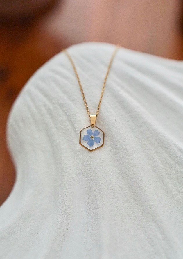 złote naszyjniki Naszyjnik z niezapominajkami