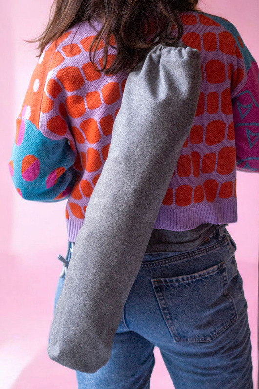 akcesoria do jogi Szary flauszowy pokrowiec na matę do jogi