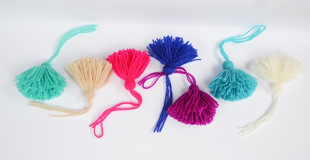 akcesoria różne Chwosty z włóczki - 7 cm