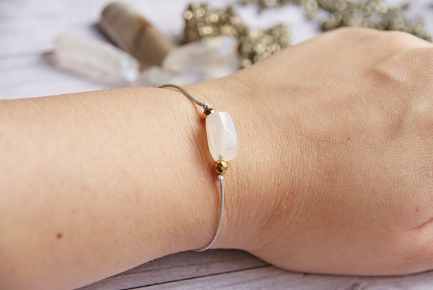 bransoletki z kamieni naturalnych Amulet - KOBIECA ENERGIA - k.księżycowy