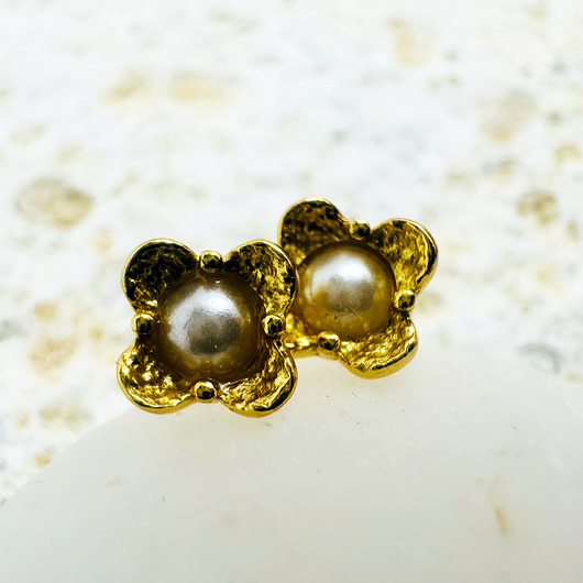 kolczyki pozłacane Złote kolczyki kwiatki z perełką, mini sztyfty perła, komunia