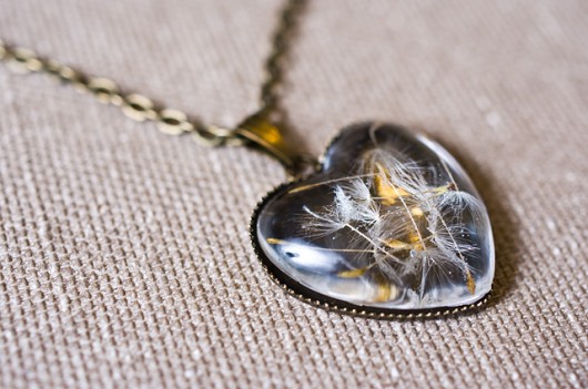 Naszyjnik z żywicy w kształcie serca So Jewelry