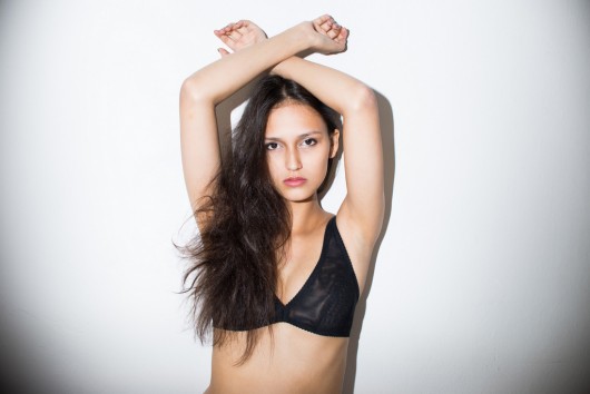 Tiulowy stanik #black POR FAVOR
