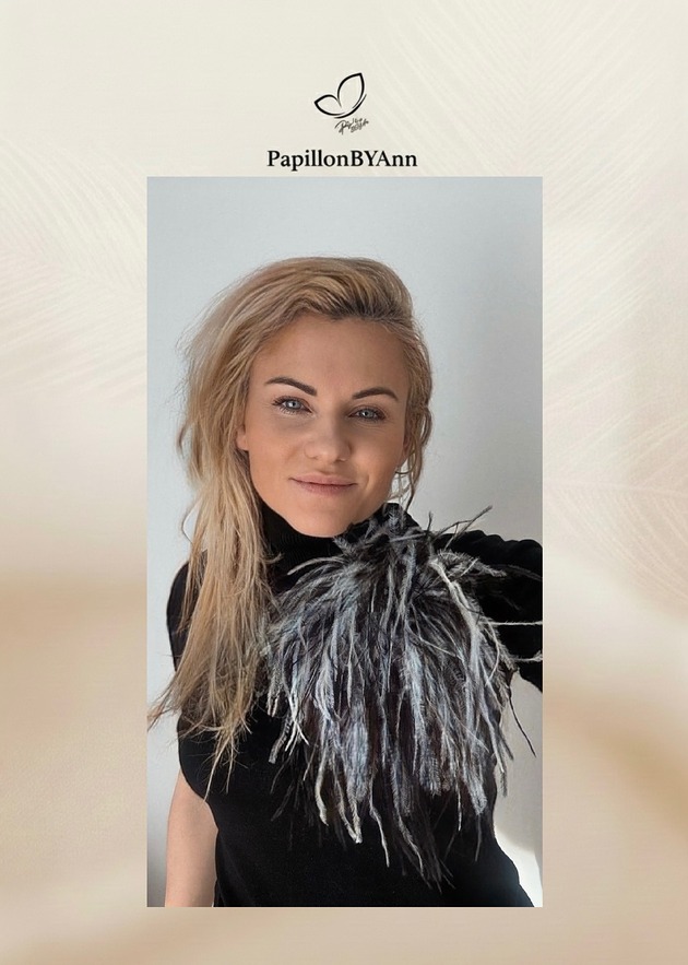 spinki i klamry do włosów Broszka ze strusich piór czarno-biała XL