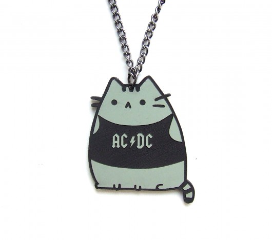 Naszyjnik metalowy pusheen ACDC metalowe święta Kraina czaru