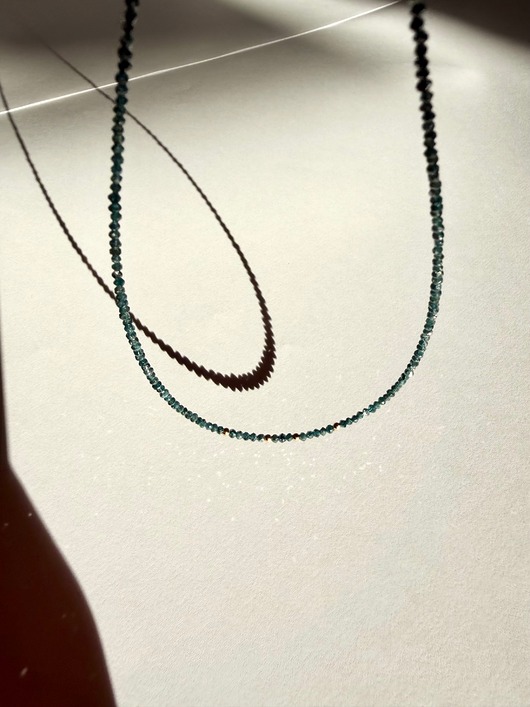 złote naszyjniki Naszyjnik z niebieskimi diamentami Aurora