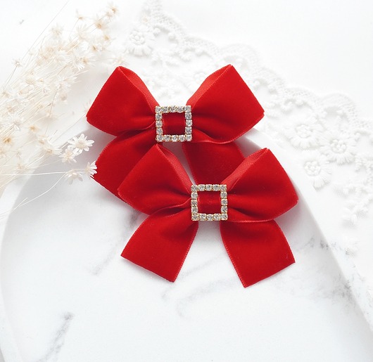ozdoby do włosów dla dzieci Spinki do włosów świąteczne kokardki czerwone WELUROWE z cyrkoniami SW12