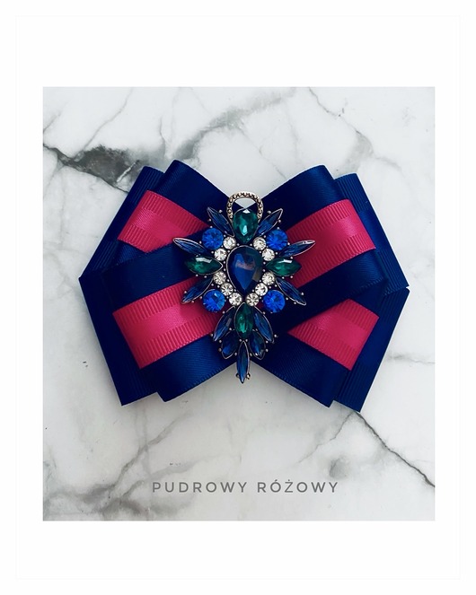 broszki Brosza z kolekcji COLOR  z granatowymi i szmaragdowymi kryształkami