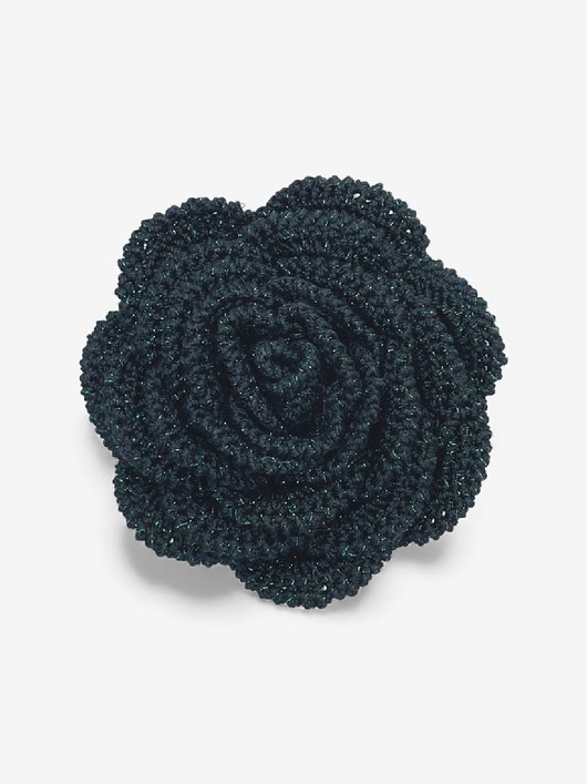 broszki Broszka róża XL - czarna z zieloną błyszczącą nitką
