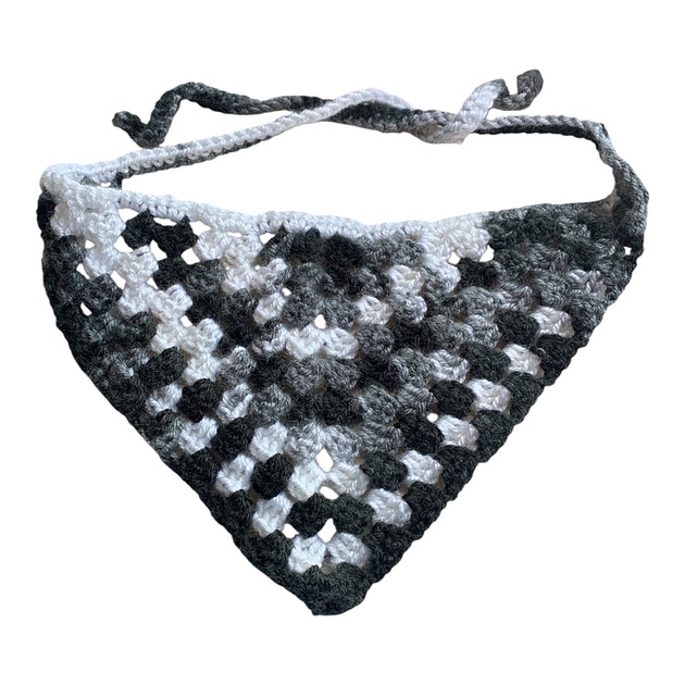 ubranka dla zwierząt Szydełkowa bandana dla psa