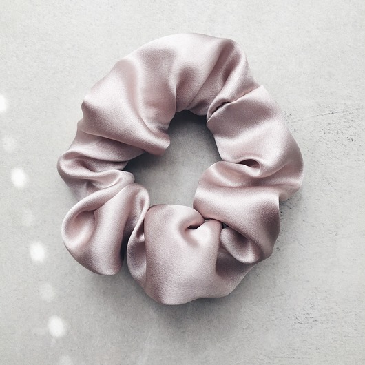 Lavender Silk Scrunchie - jedwabna gumka Girlsband