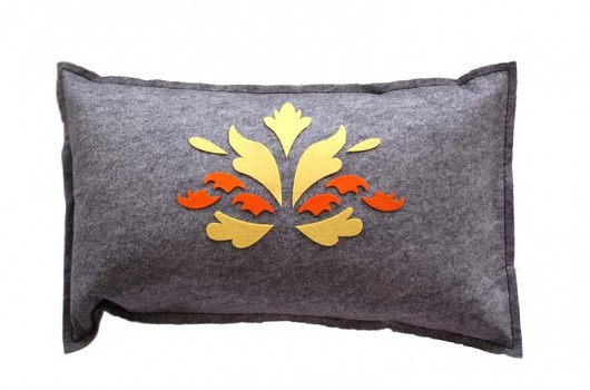 poduszka filcowa z kolekcji HAPPY FOLK KOKOdesign