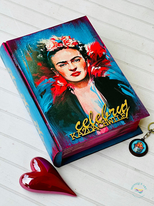 pojemniki na biżuterię Dekoracyjny kufer książka z Fridą Kahlo, idealny na prezent