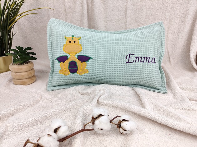 poduszki do pokoju dziecka Personalizowany prezent dla dziecka - imienna poduszka ze smokiem