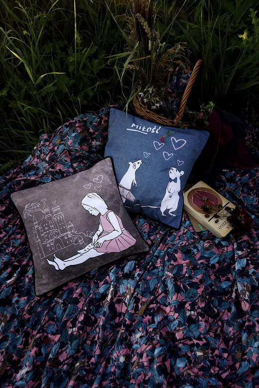 poduszki do pokoju dziecka PODUSZKA dekoracyjna w autorski wzór zakochane MYSZKI
