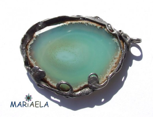 AGAT LAZUR MARIAELA