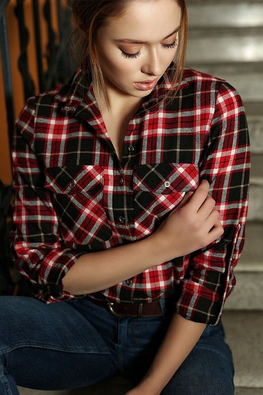 koszule damskie  Koszula flanelowa w kratę czerwono - czarna z długim rękawem