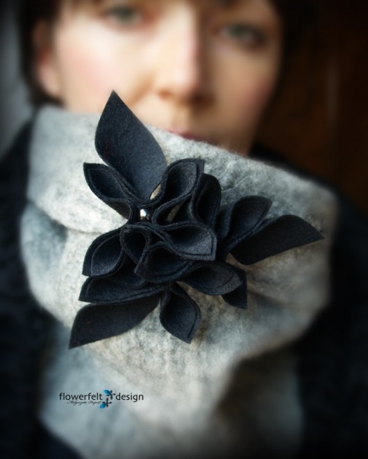 Czarna z hematytem FlowerFelt Design