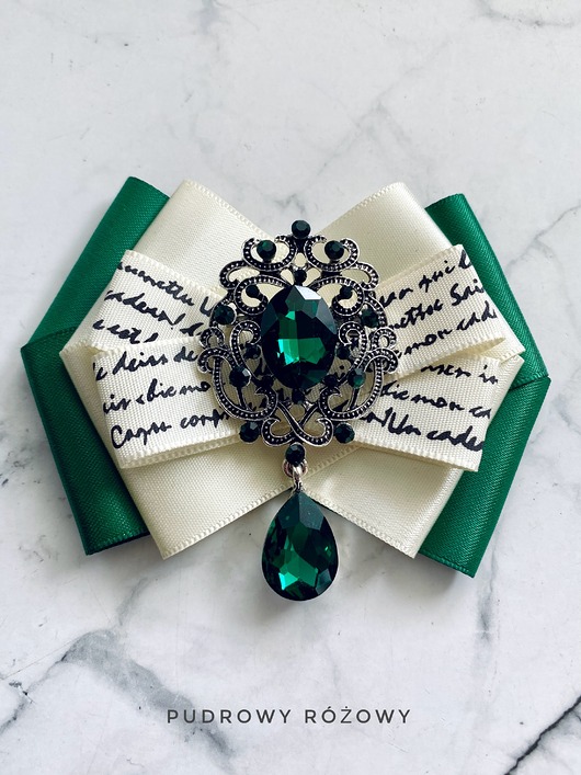 broszki Brosza z niesamowitym szmaragdowym zielonym kryształem  NEW