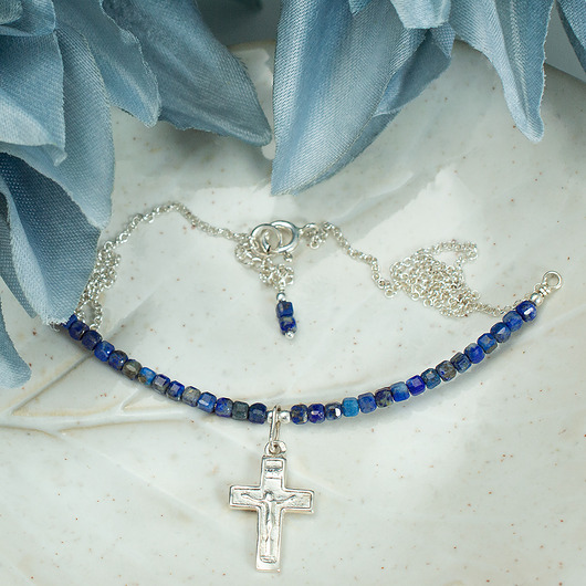 srebrne naszyjniki Lapis lazuli, srebro 925, delikatny, granatowy naszyjnik z krzyżykiem
