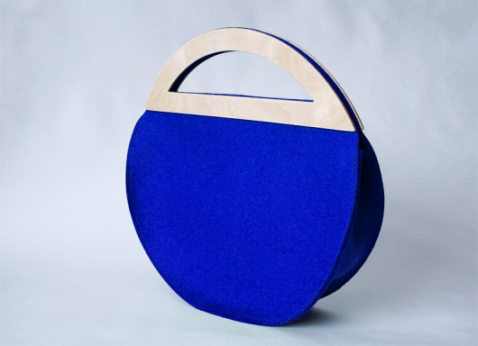 Round felt bag Ultramarine moo studio