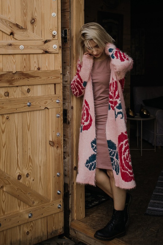 kardigany damskie SPEKTAKULARNY KARDIGAN W RÓŻE, róż