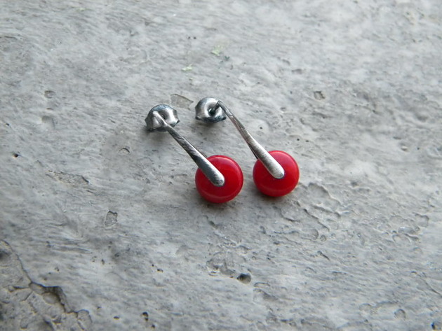 kolczyki wire wrapping Czerwony koral  - sztyfty