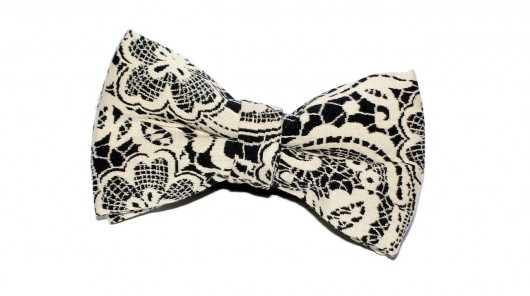 Mucha bowstyle kremowa koronka bowstyle