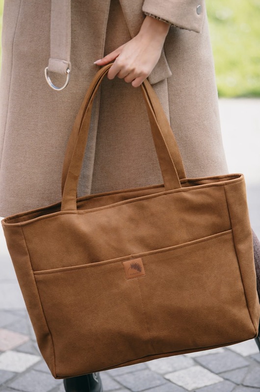 torby na ramię Torba NA LAPTOP Shopper z nubuku tapicerskiego w kolorze camel