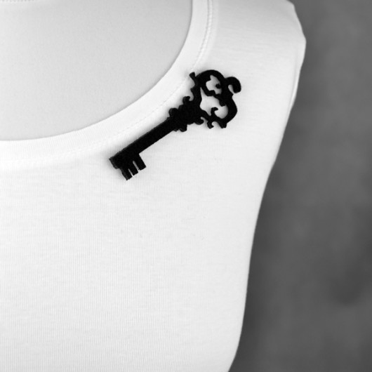 FeltOldFashionedKey 1 felt label