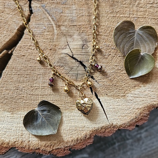 wisiory Naszyjnik z serduszkiem, granatem i hematytem