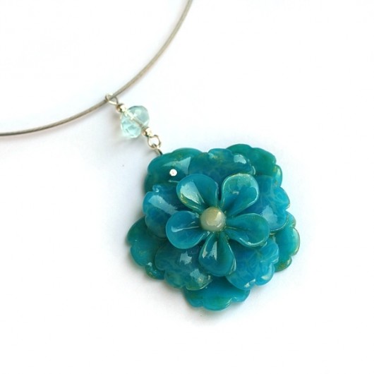 blue flower arctia
