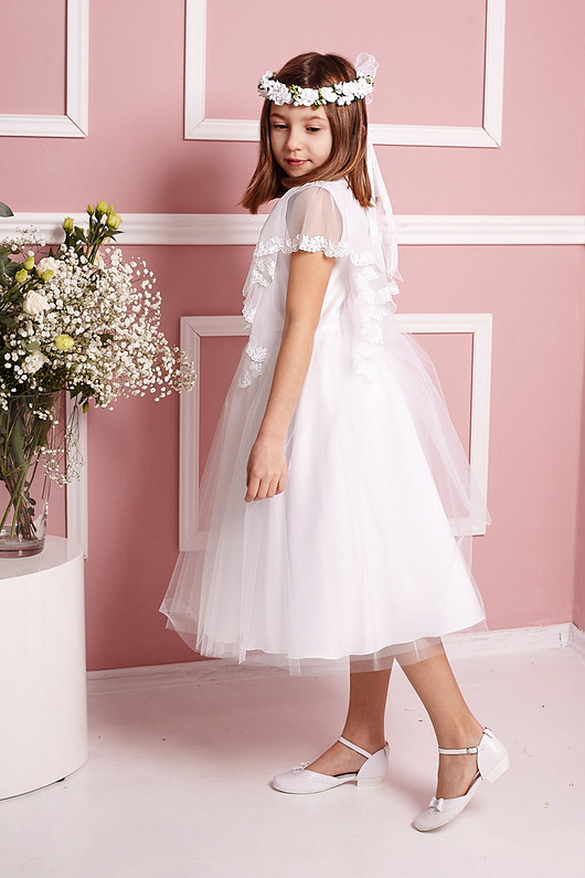sukienki komunijne Biała sukienka dziewczęca z haftowanymi rękawami Isabel
