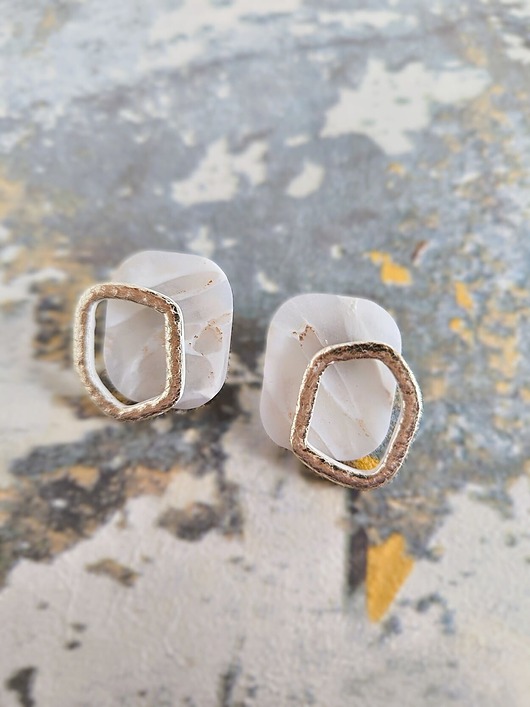 kolczyki z masy plastycznej Graficzne kolczyki  DELIKATNOŚĆ