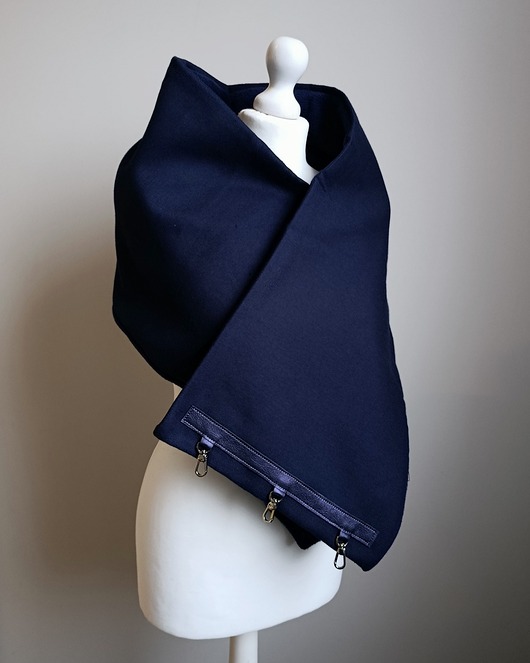 szale damskie Szal wełniany granatowy z metaliczną skórą - piękny