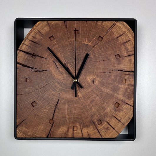 zegary Zegar ścienny z litego dębu w stalowej ramie