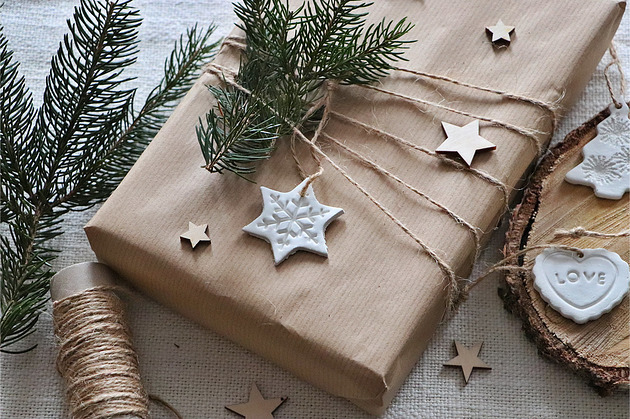 dekoracje świąteczne Zawieszka prezentowa z glinki nr5