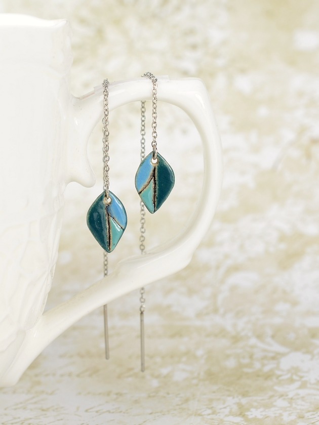 kolczyki ceramiczne Ceramiczne listki, kolorowe kolczyki na łańcuszku, przeciągane