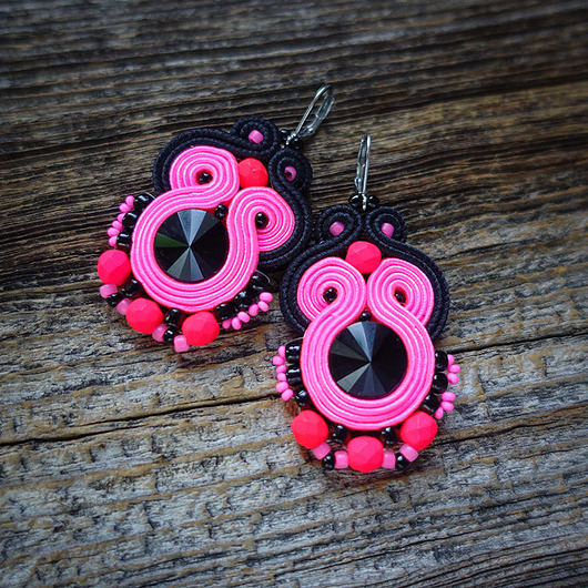 kolczyki soutache Neonowy róż i czerń- kolczyki soutache