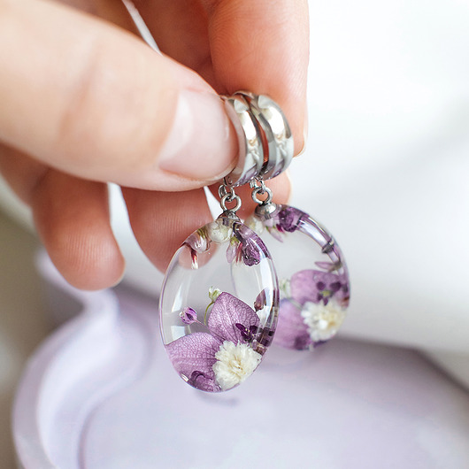 kolczyki z żywicy Kolczyki z kompozycją kwiatową