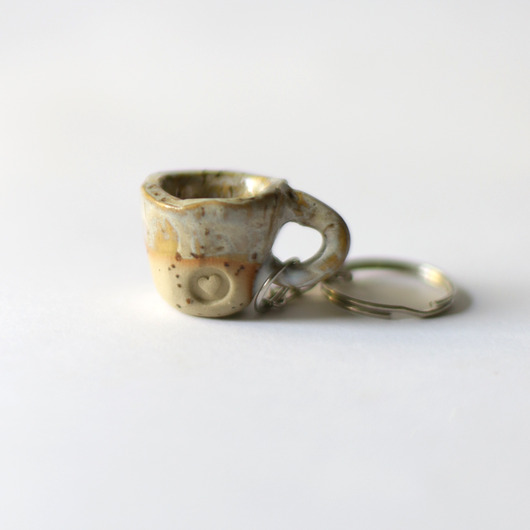 breloki Mini kubeczek beżowy