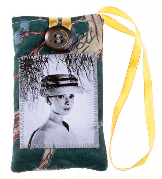 Etui Audrey w ogrodzie TWINS