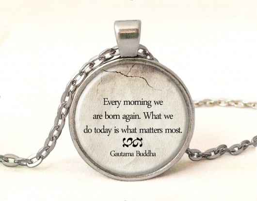 Medalion z cytatem - Budda EGGinEGG