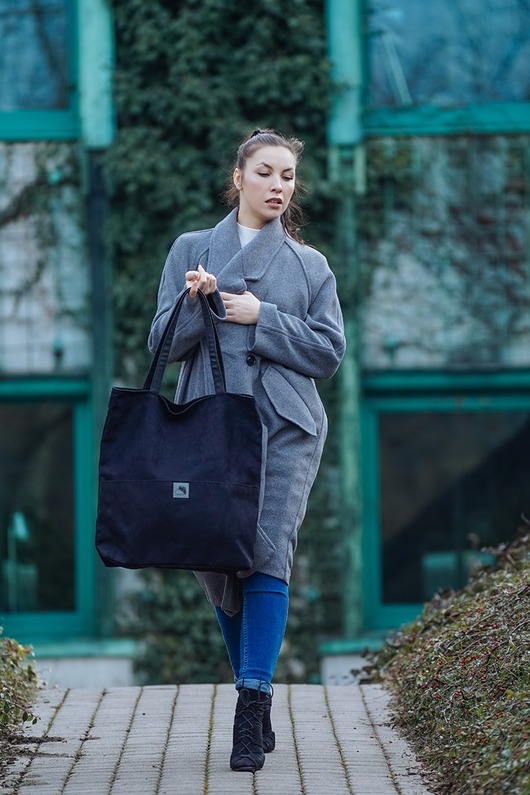 Duża czarna zamszowa torba na ramię Karolina Audycka