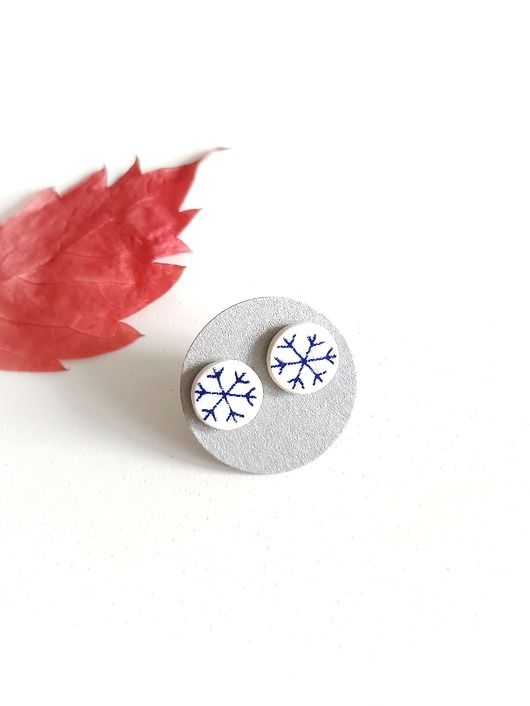 kolczyki ceramiczne Kolczyki ceramiczne w śnieżynki