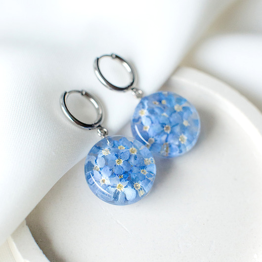 kolczyki z żywicy Kolczyki z niezapominajkami