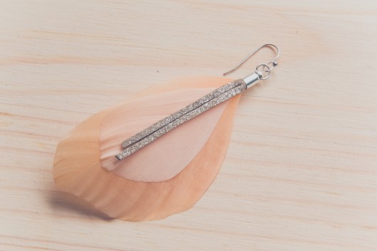 kolczyki z piór i skóry BLADY POMARAŃCZ  NOMAD ACCESSORIES
